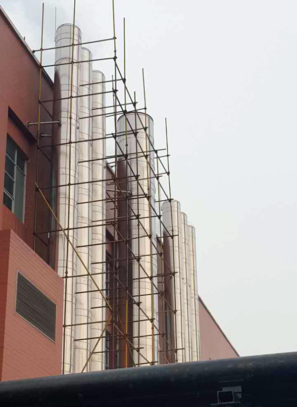 懷柔北燃供熱廠(chǎng)不銹鋼煙囪安裝